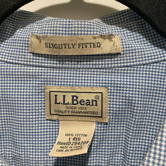 NWOT L.L.Bean Slightly Fitted Button Up Size Large ITEM ID 294208 Blue and White - Picture 5 of 5